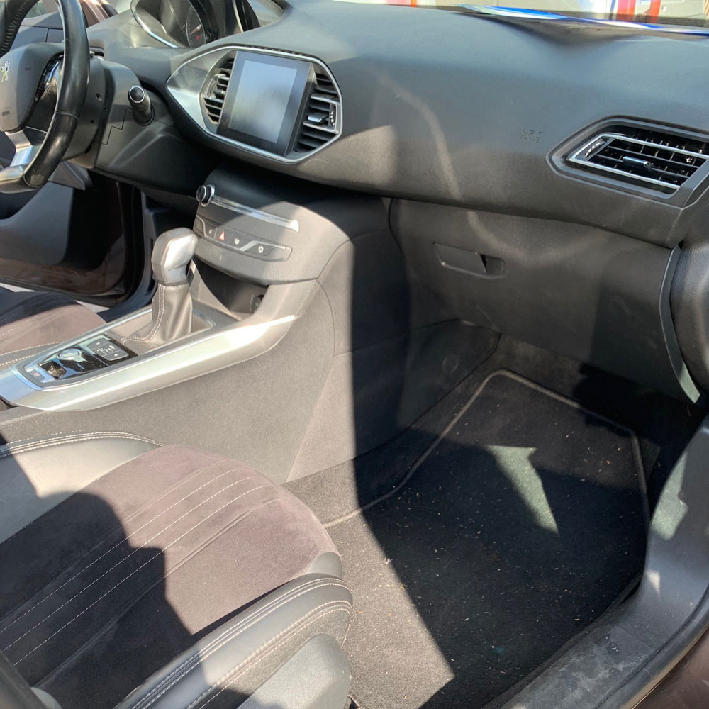 nettoyage intérieur voiture la roche-sur-yon avant