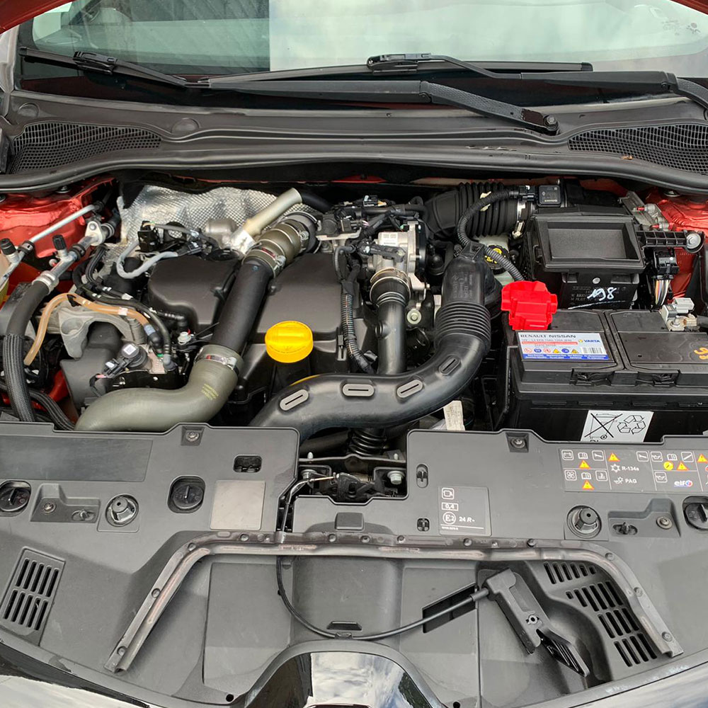 Nettoyage moteur voiture la roche-sur-yon après